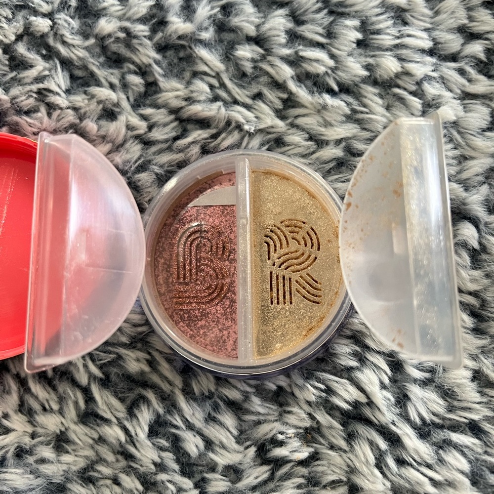 Wet n wild Bretman Rock highlighter